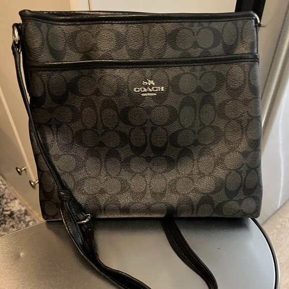 F58297 Coach Signature File Crossbody style handbag - Picture 1 of 6